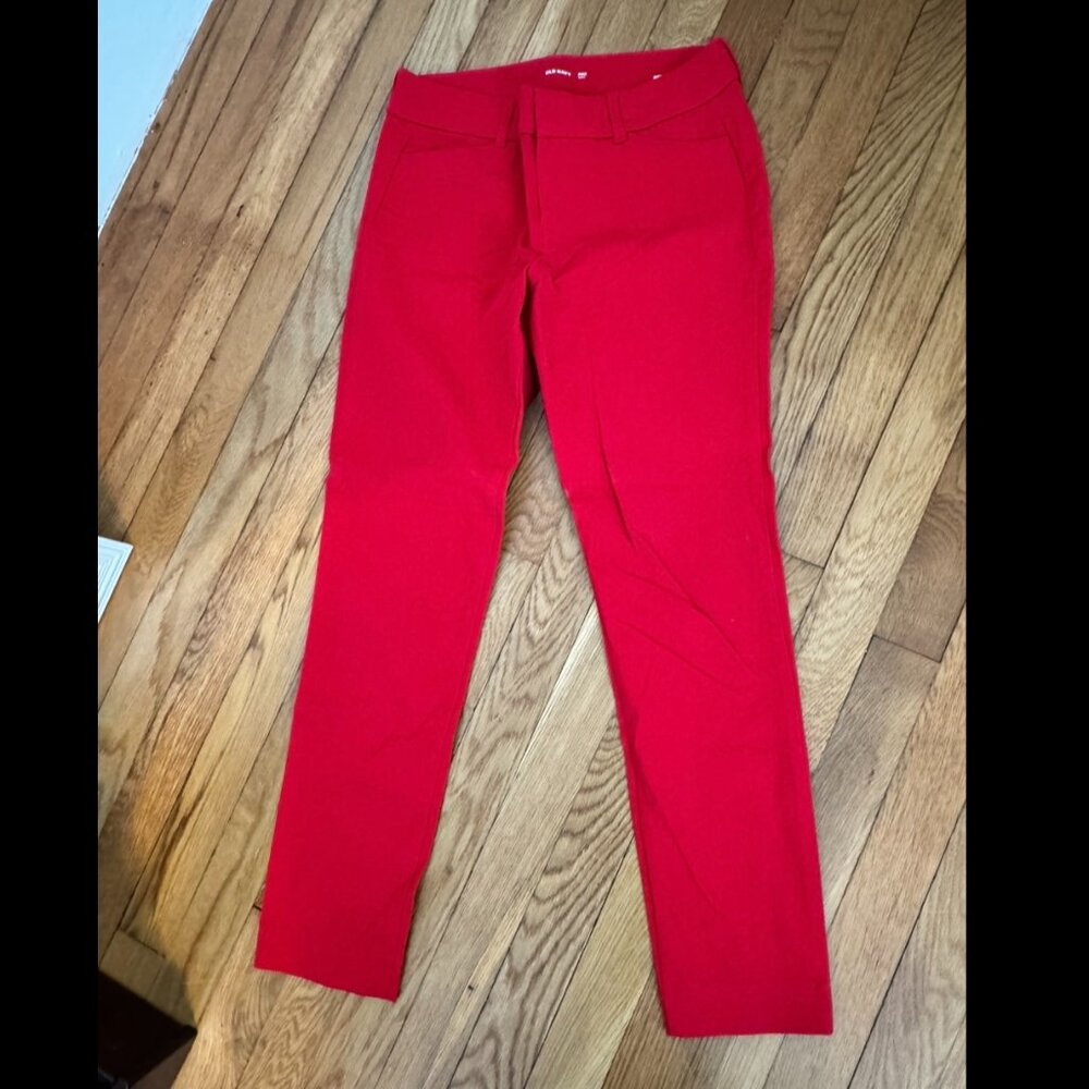 NWOT Red Old Navy Pixie Ankle Pants - Size 2.